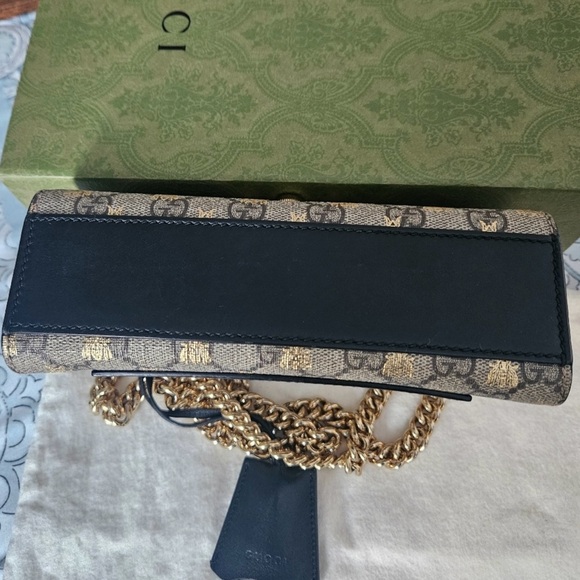 GUCCI Limited Edition Supreme Monogram Shoulder Bag - Picture 6 of 11